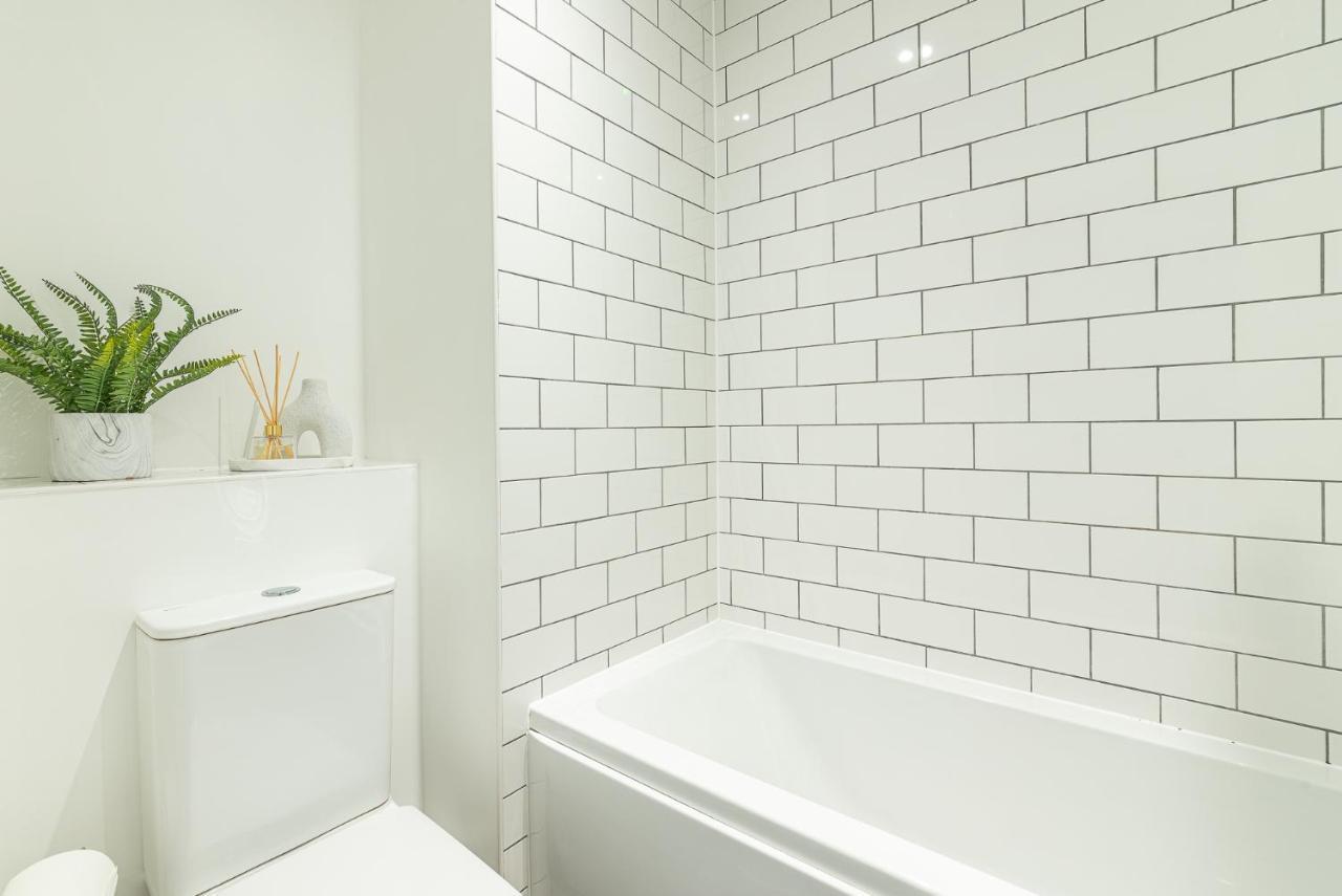 Beautiful New House In Derby For Up To 5 Guests, Suitable For Families Contractors Nhs Staff Etc Bagian luar foto