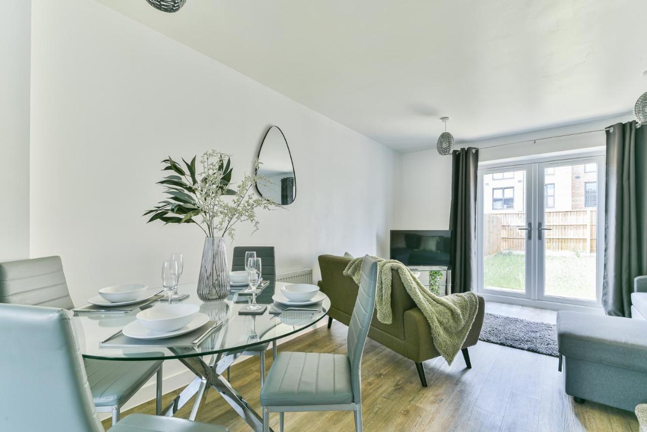 Beautiful New House In Derby For Up To 5 Guests, Suitable For Families Contractors Nhs Staff Etc Bagian luar foto